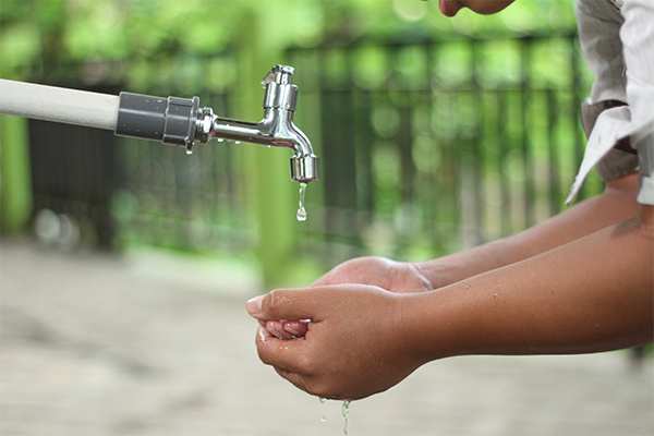 Dampak kekeringan terhadap kebutuhan air bersih manusia