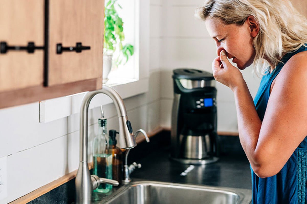 Kitchen Sink Bau Tak Sedap? Intip Cara Menghilangkannya