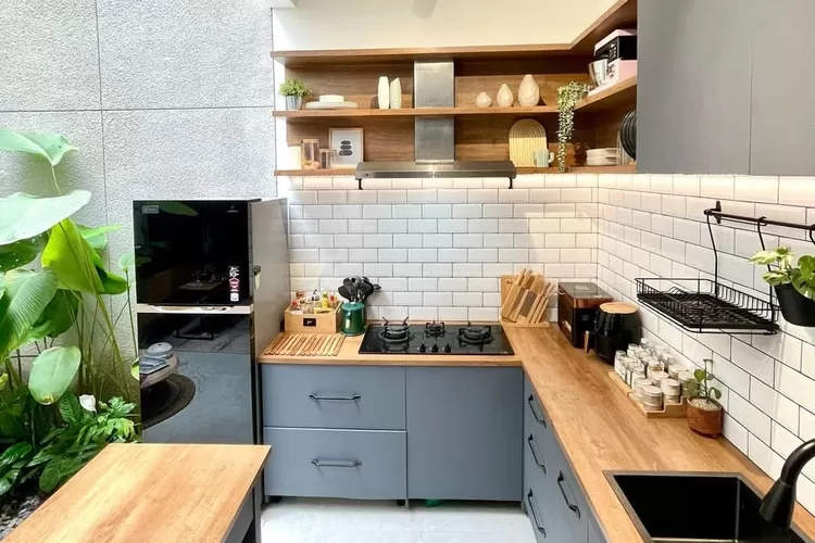 dapur minimalis bernuansa natural