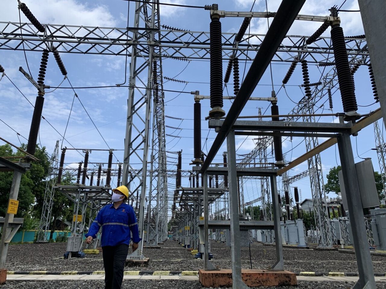 Sumber energi terbarukan untuk listrik adalah energi surya