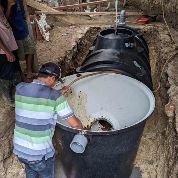 Biogas Digester Pennyu   UMNU 4