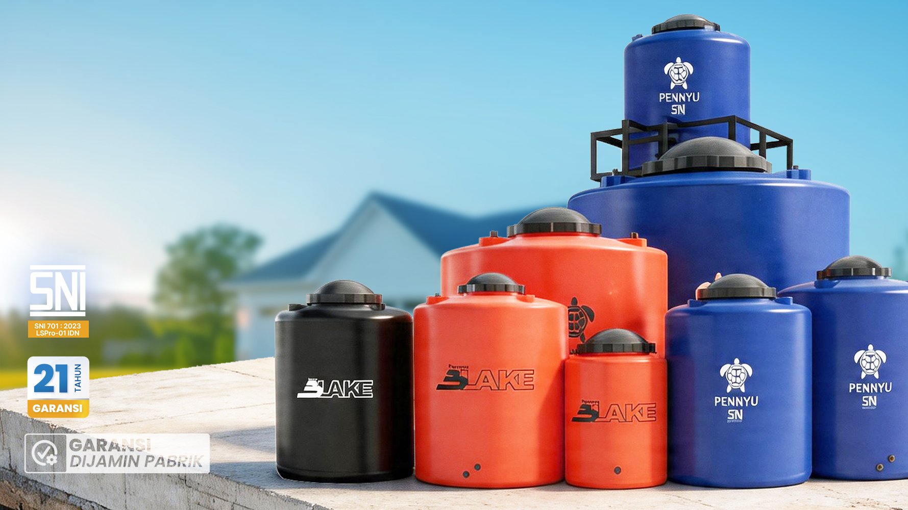 Koleksi tangki air Pennyu berbagai ukuran dan warna, biru, oranye, dan hitam