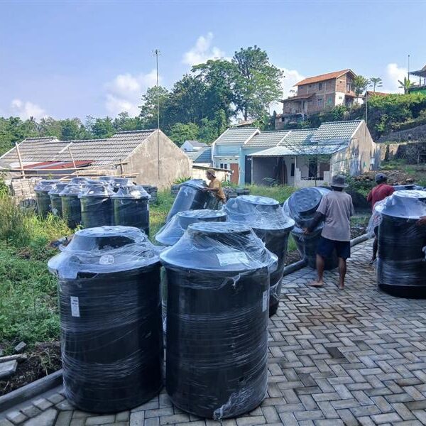 Pengiriman massal Bio Septic Tank Pennyu PB 06 untuk proyek perumahan Alaya Harsa